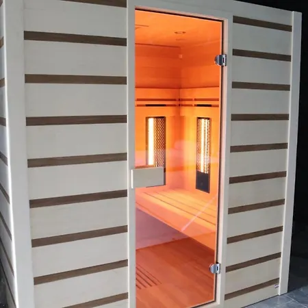Apartment S Privatni Saunou